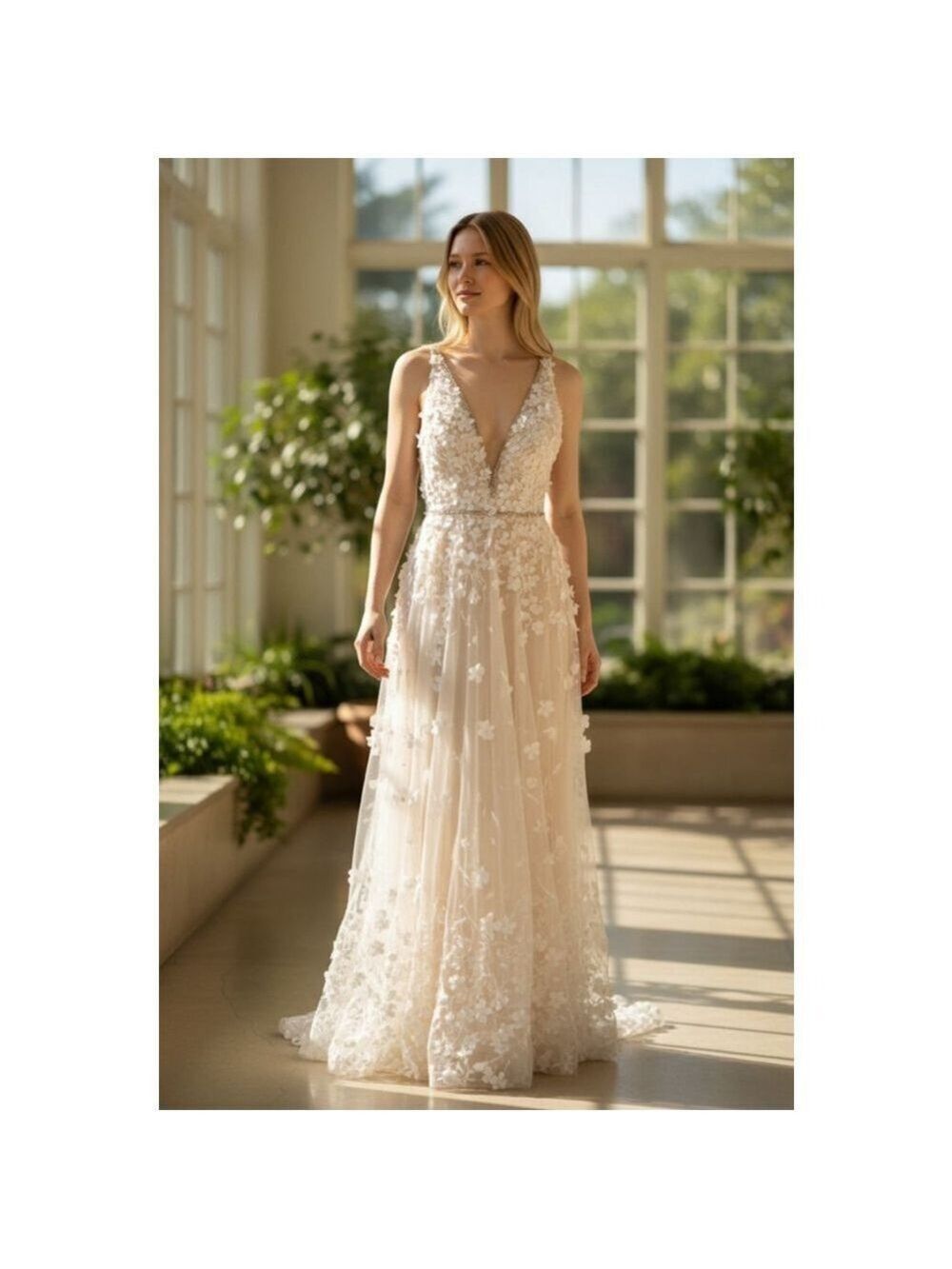 Mac Duggal Embellished Ivory and Peach Floral Appliqué Size 12 Style 22845 NWOT